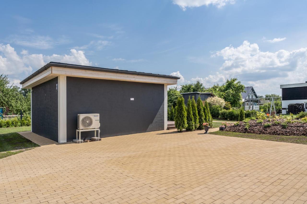 Willa Family Garden House With Free Private Parking & Playground Ryga Zewnętrze zdjęcie