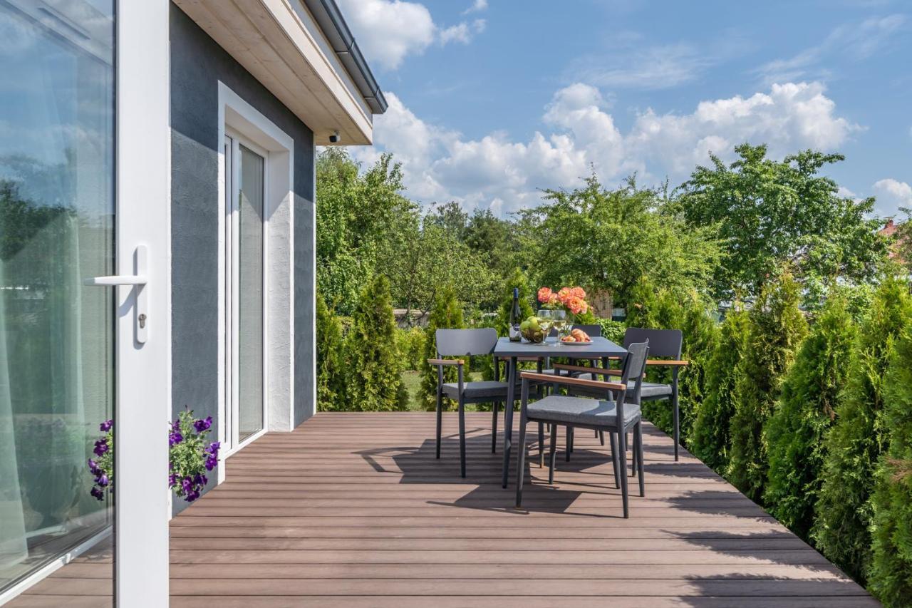 Willa Family Garden House With Free Private Parking & Playground Ryga Zewnętrze zdjęcie